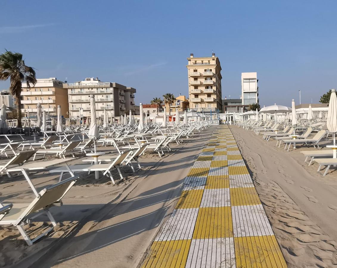 Hotel Tivoli Misano Adriatico Eksteriør bilde