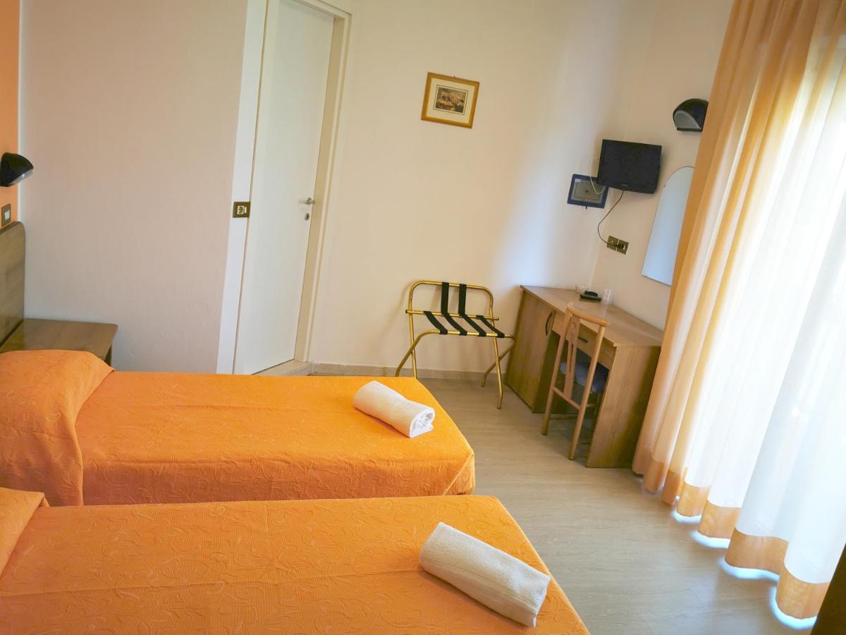 Hotel Tivoli Misano Adriatico Eksteriør bilde