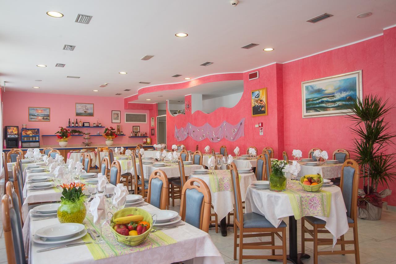 Hotel Tivoli Misano Adriatico Eksteriør bilde
